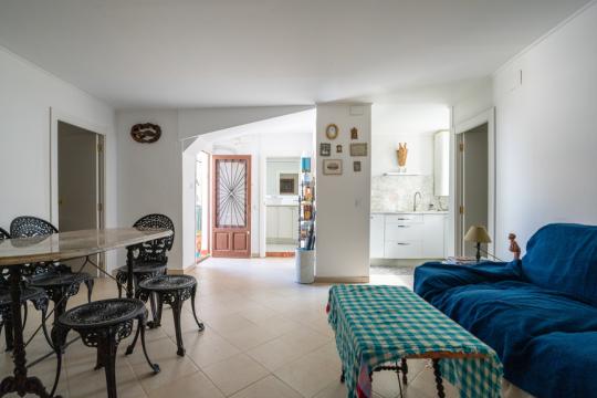 Продается уютная квартира с 2 спальнями и ванной комнатой, ваше новое убежище в самом сердце Таррагоны.